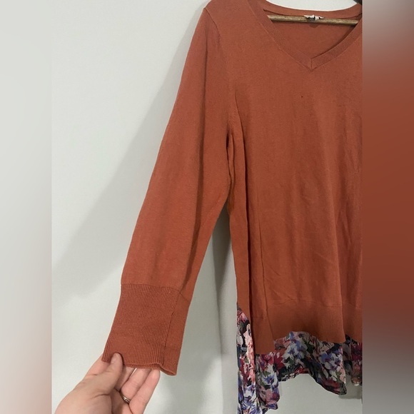 LOGO by Lori Goldstein - Sweater Top with Floral accent - Picture 5 of 12